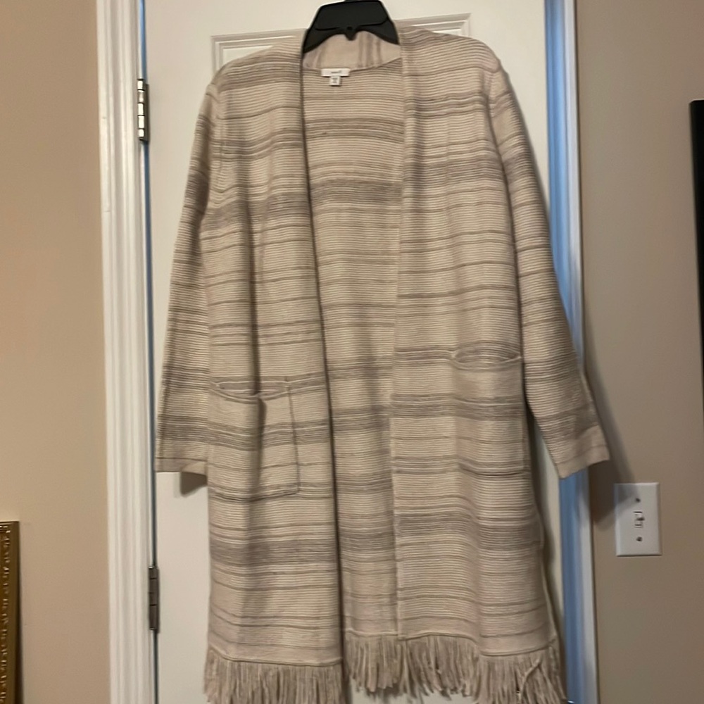 Like new J jill sweater duster no closure. Size XSP